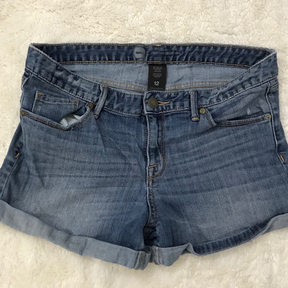 Woman’s jean shorts